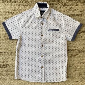 Eighty Eight Short Sleeve Button-Up Shirt in Navy Red Micro Print, Size L